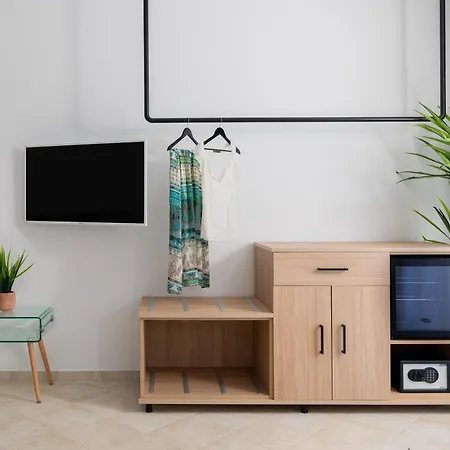 Hamilton Grand Vila *