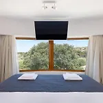 Hamilton Grand Villa *