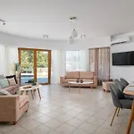 Hamilton Grand Villa *