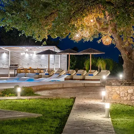 Hamilton Grand Villa *