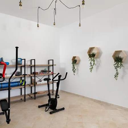 Вилла Hamilton Grand *