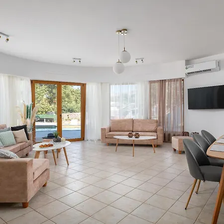 Hamilton Grand Вилла *