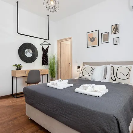 Вилла Hamilton Grand Коскину