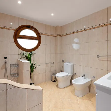 Вилла Hamilton Grand Коскину